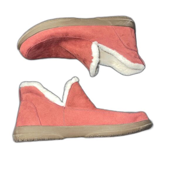 Vionic Women’s Sinclair Faux Fur Slipper Boots Sz 8.5- Cozy Indoor Shoes- Syrah - Picture 2 of 13